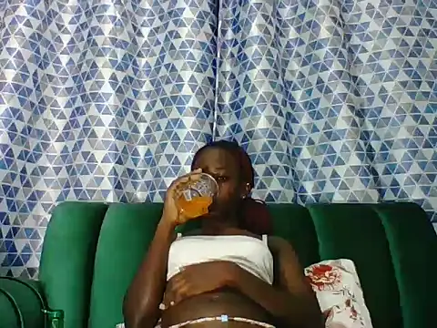 Darkpretty23 live XXX chat