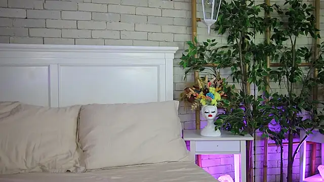 دردشة EmillyBronte الجنسية المباشرة