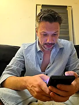 tomek84: απευθείας συνομιλία ΧΧΧ