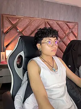 Chat +18 de ian_mathias_ ao vivo