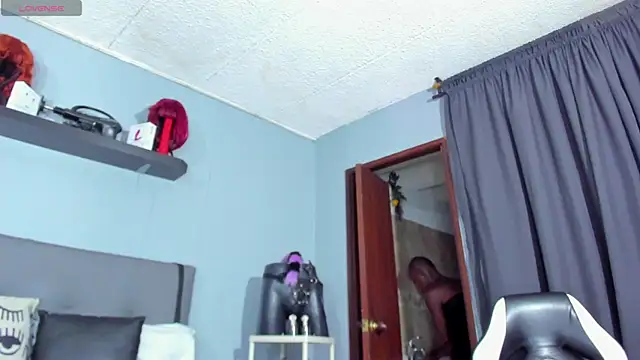 Chat XXX en directo de Coco_Kiss