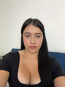 KallyMyller1 Adlı Modelin Canlı XXX Sohbeti