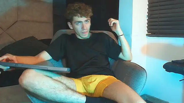 Tyler_Mcrey লাইভ XXX চ্যাট