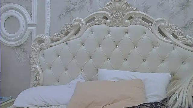 EllieFrosty_ Chat XXX in diretta