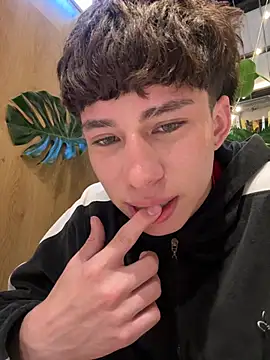 XXX chat uživo modela Kael_Prince
