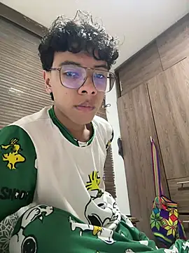 Czat XXX na żywo – Adams__Bobby