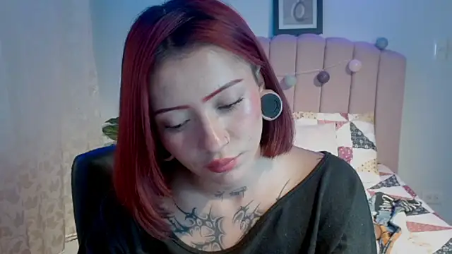 Victoria-Moon's Live XXX Chat
