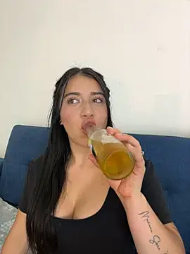 KallyMyller1 Adlı Modelin Canlı XXX Sohbeti