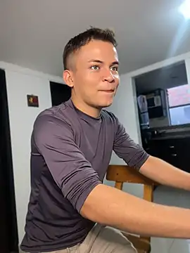 Chat XXX Live _Leo_Boy