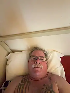 Chatroom XXX en direct de Caesar_Baxter