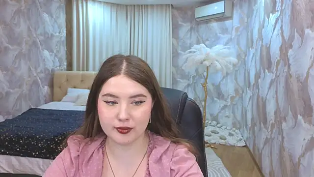 PixelGoddess Adlı Modelin Canlı XXX Sohbeti
