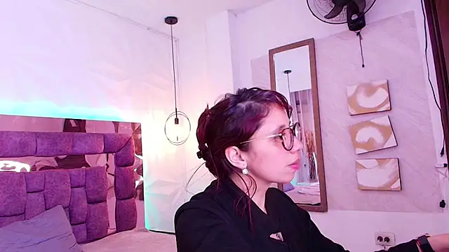 stephaniesun_ Adlı Modelin Canlı XXX Sohbeti