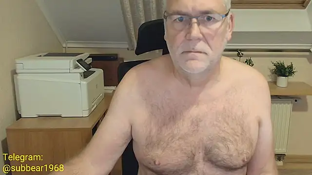 subbear1968 Adlı Modelin Canlı XXX Sohbeti
