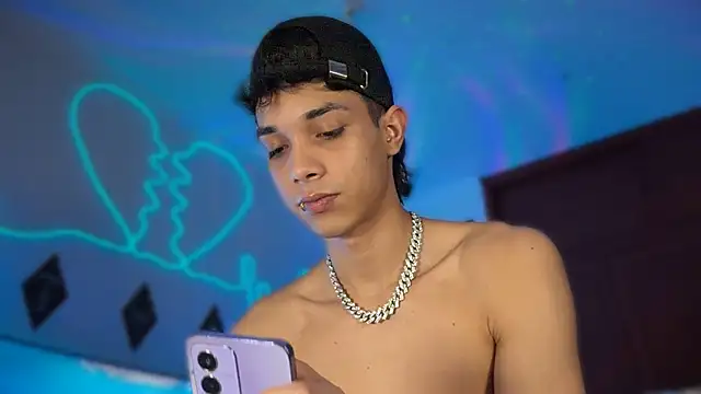 RoughDiamond_ Live XXX-chat