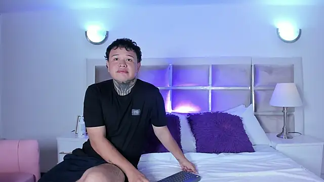 Alex_and_Mia_'s Live XXX Chat
