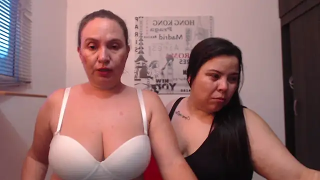 Tinna_Sarah Chat XXX in diretta