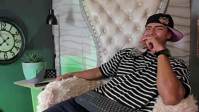 elliot_colton Obrolan Langsung XXX