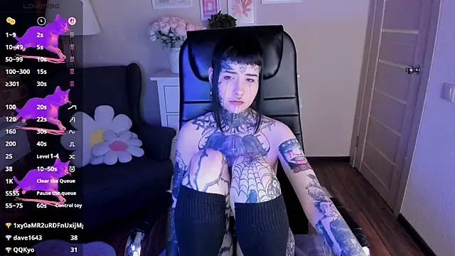 XXX chat uživo modela Bloood__Mary