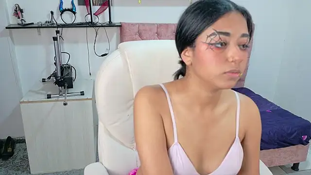 Zayury live XXX chat