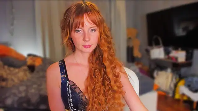 KlementinaBbG Adlı Modelin Canlı XXX Sohbeti