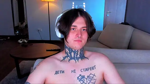צ'אט XXX בשידור חי של _torfin_