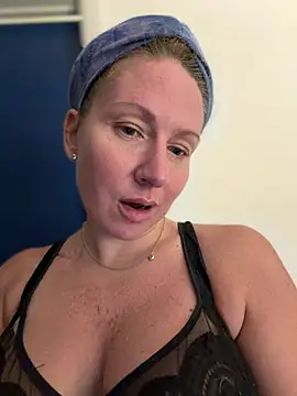 sophiasloane webcam show