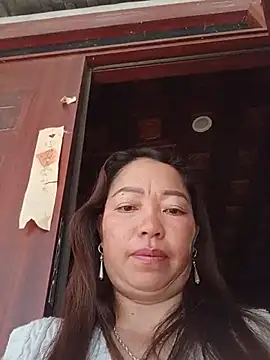 Yellow-pinkn Live XXX chat