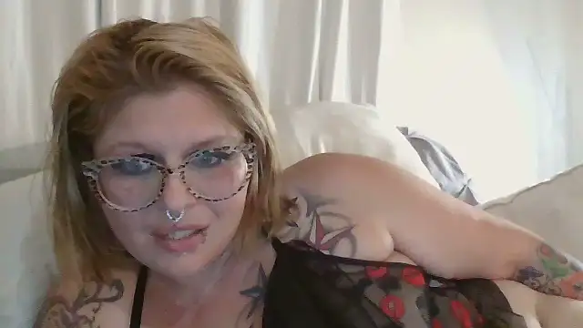 Chatroom XXX en direct de Moonpulseraven