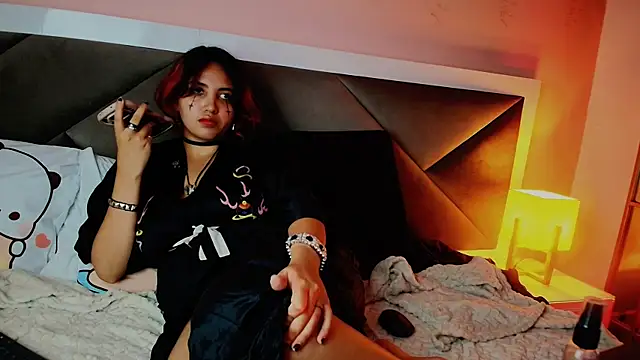 צ'אט XXX בשידור חי של lune_noire