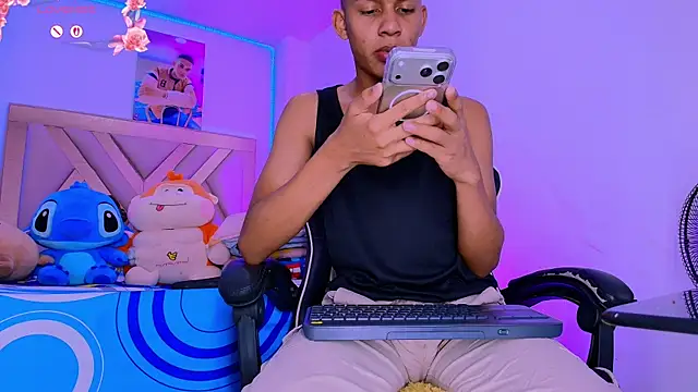 Czat XXX na żywo – dilan_alfonzo