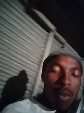 alphamale25 live XXX chat