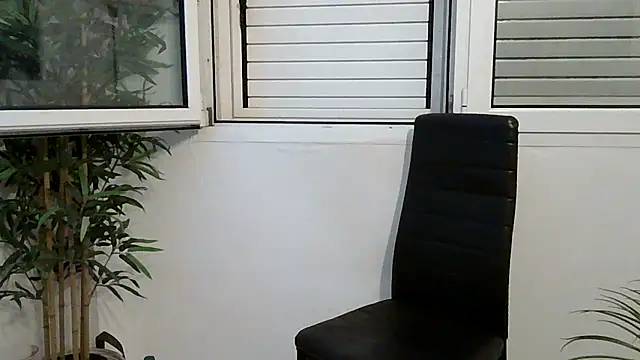 yanick931 live XXX chat