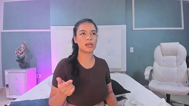 naomygomez_'s Live XXX Chat