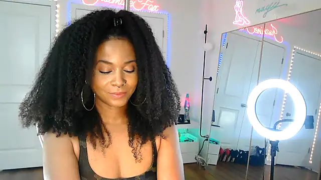 Chatroom XXX en direct de JazmineFoxx