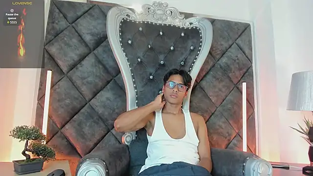 Show modela LiamKron na web-kameri