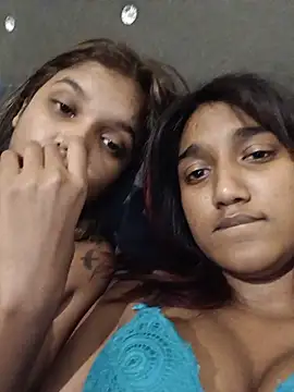 Indianqueen03: διαδικτυακό σόου στην κάμερα