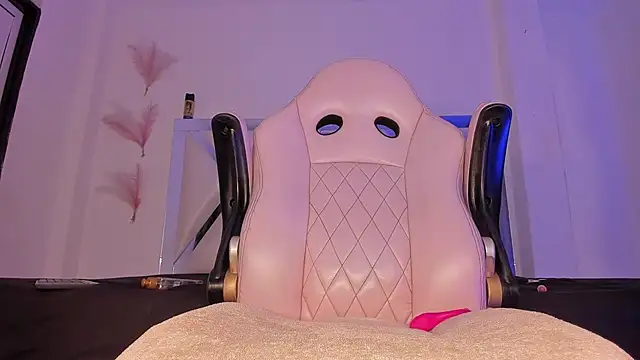 Mia_royal Show Webcam