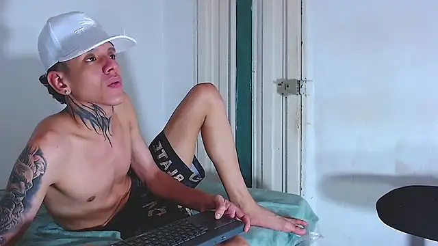 gabriel_reyes21 live XXX chat