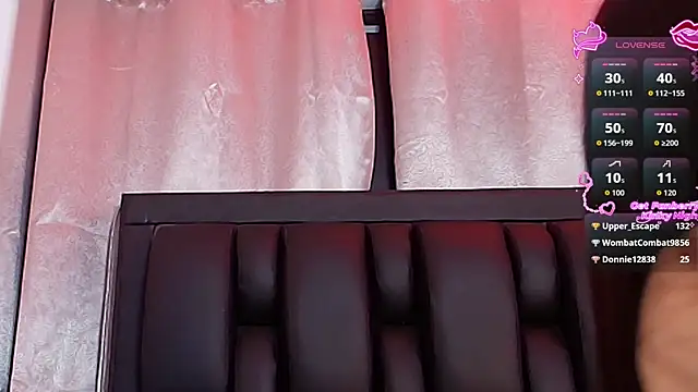 Chat +18 de SaraRoy_ ao vivo