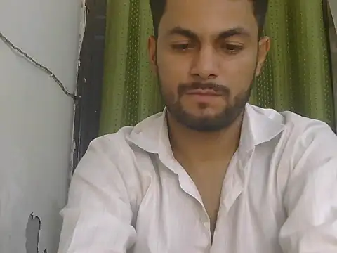 Stubborndesiboyn Live XXX chat