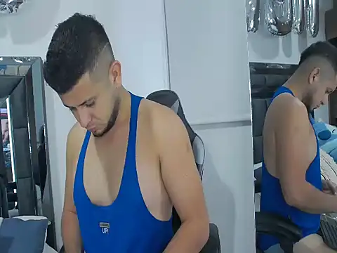 TomasEvenson's Live XXX Chat
