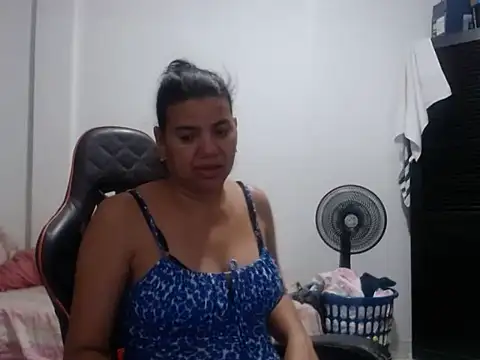Adriana_0312's Live XXX Chat