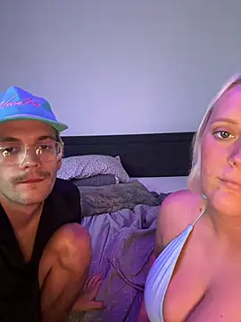 Blondebarbie21's Live XXX Chat