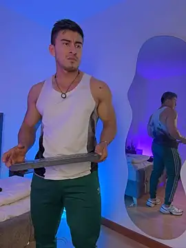 Chris_Clarck: απευθείας συνομιλία ΧΧΧ