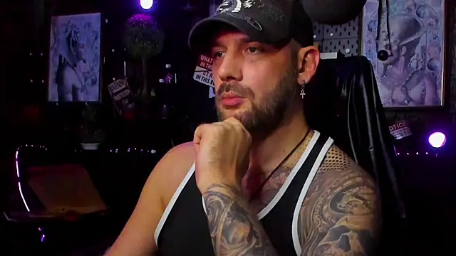 Онлайн чат XXX LexHardy