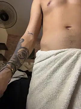 AlphaMasterXxx 라이브 XXX 채팅