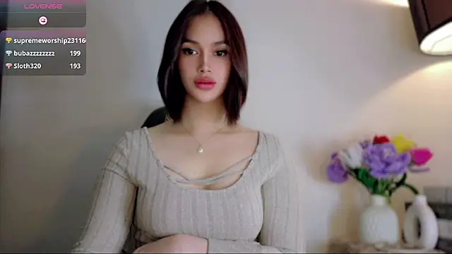 Anna_HollyDoll Adlı Modelin Canlı XXX Sohbeti