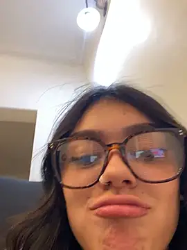 Chat XXX ao vivo de Lummii_