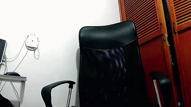 XXX chat uživo modela TouchDaddy4