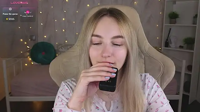 Chat XXX Live Shy_Polly